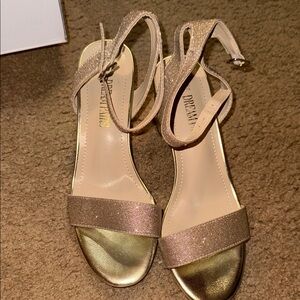 Sparkle Ankle-Strap Carnival Dream Paris Sandals in Gold New in Box Size 7.5